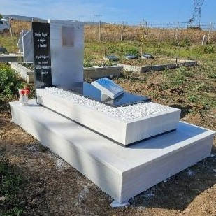 Пам’ятники з мармуру Елегантність і довговічність на довгі роки 1600*2600