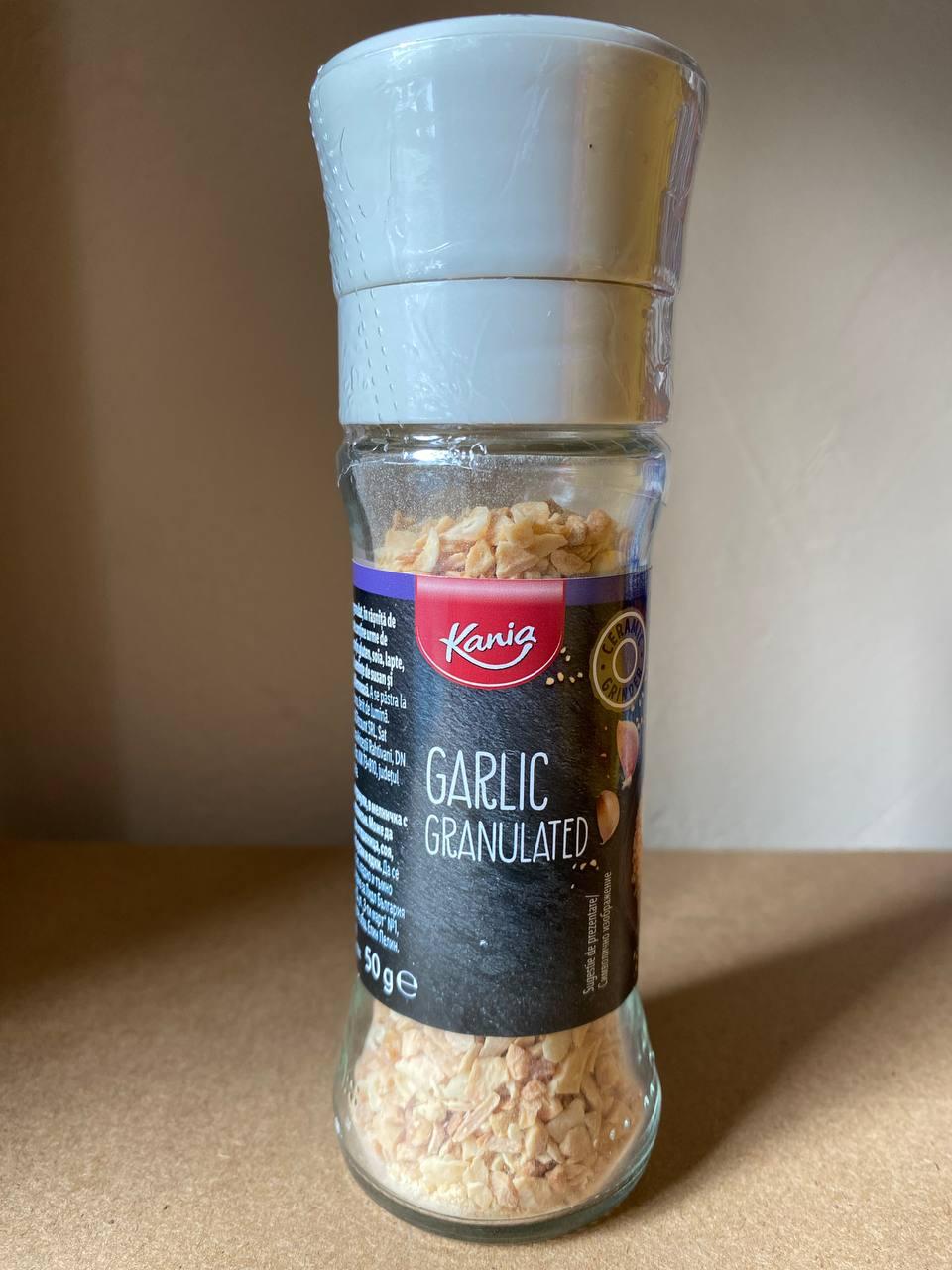 Сушений гранульований часник з млином Kania Garlic Granulated 50г. Німеччина