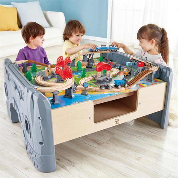 Іграшкова залізниця Hape зі столом 70 ел. (E3766)