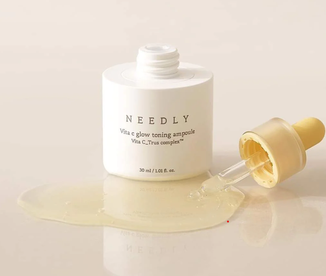 Тонізувальна сироватка з вітаміном C для сяйва шкіри Needly Vita C glow toning ampoule