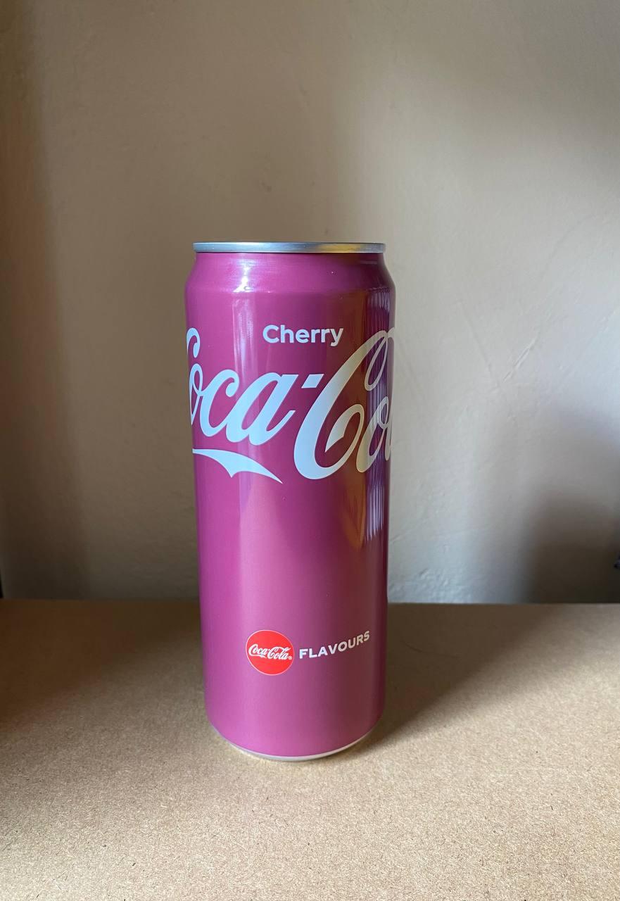 Напій кока кола зі смаком вишні Coca Cola Cherry 330 мл. Польща, фото 1