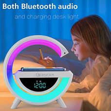 Світильник з бездротовою зарядкою для телефону BT-3401 колонка Bluetooth FM радіо нічник RGB підсвічування Білий, фото 5