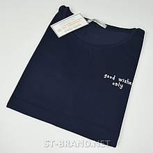 44,46,48,52. Жіноча однотонна футболка з мінімалістичним принтом - темно-синя