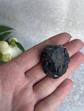 Шерл необроблений натуральний 32*26*21 мм камінь чорний турмалін., фото 4