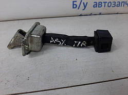 Обмежувач дверей передній правий Mitsubishi Asx 1.8 DIESEL 4N13 2010 (б/в)