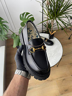 靴 GUCCI Horsebit Leather Loafers Black Leather Foldable Slim Horsebit Loafer | GUCCI® TR
