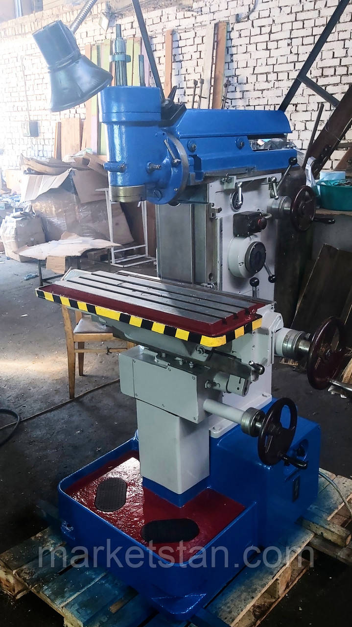 675 Фрезерний широкоуніверсальний верстат