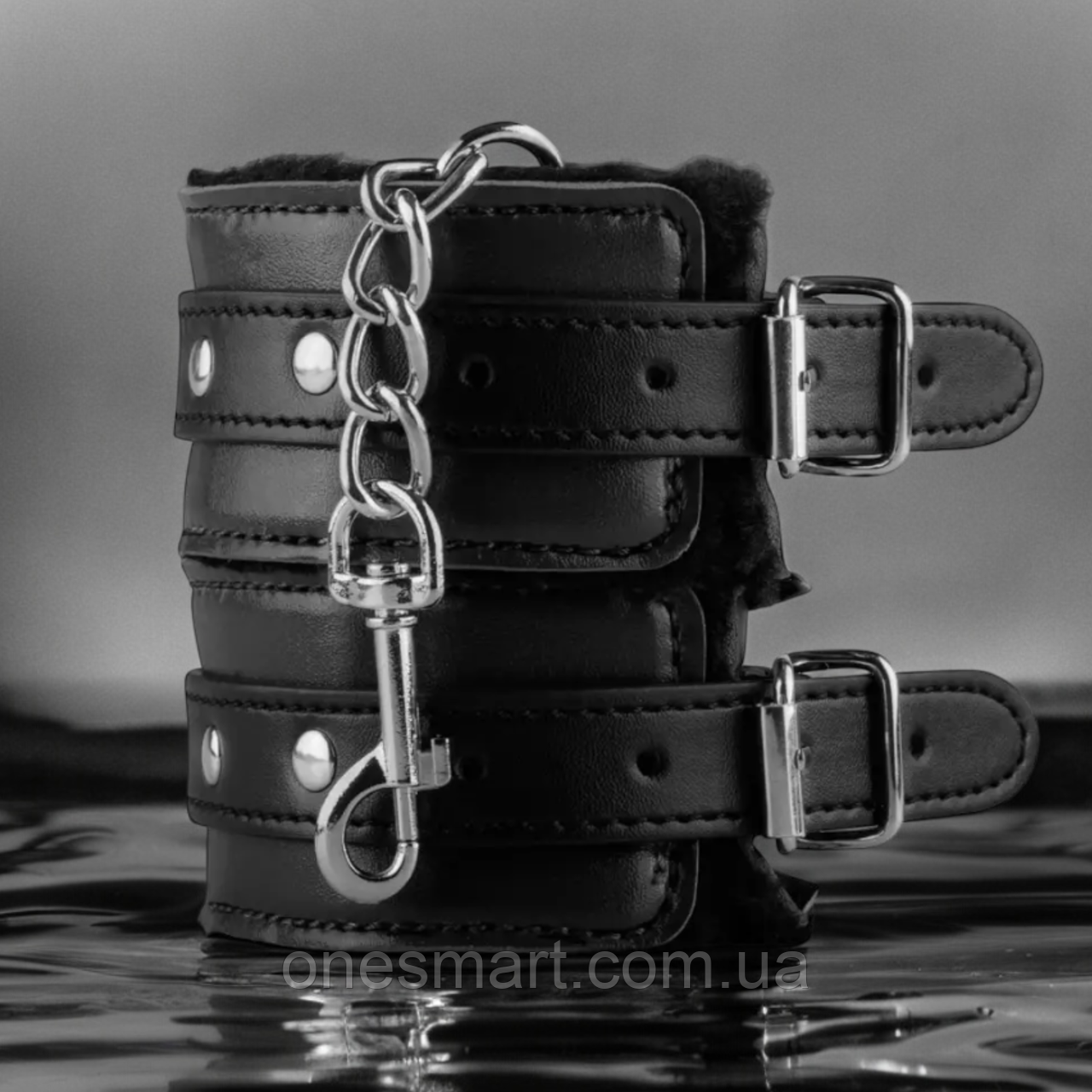 Поножи чорні з ланцюжком і хутром усередині "Whipped" Loveshop, фото 1