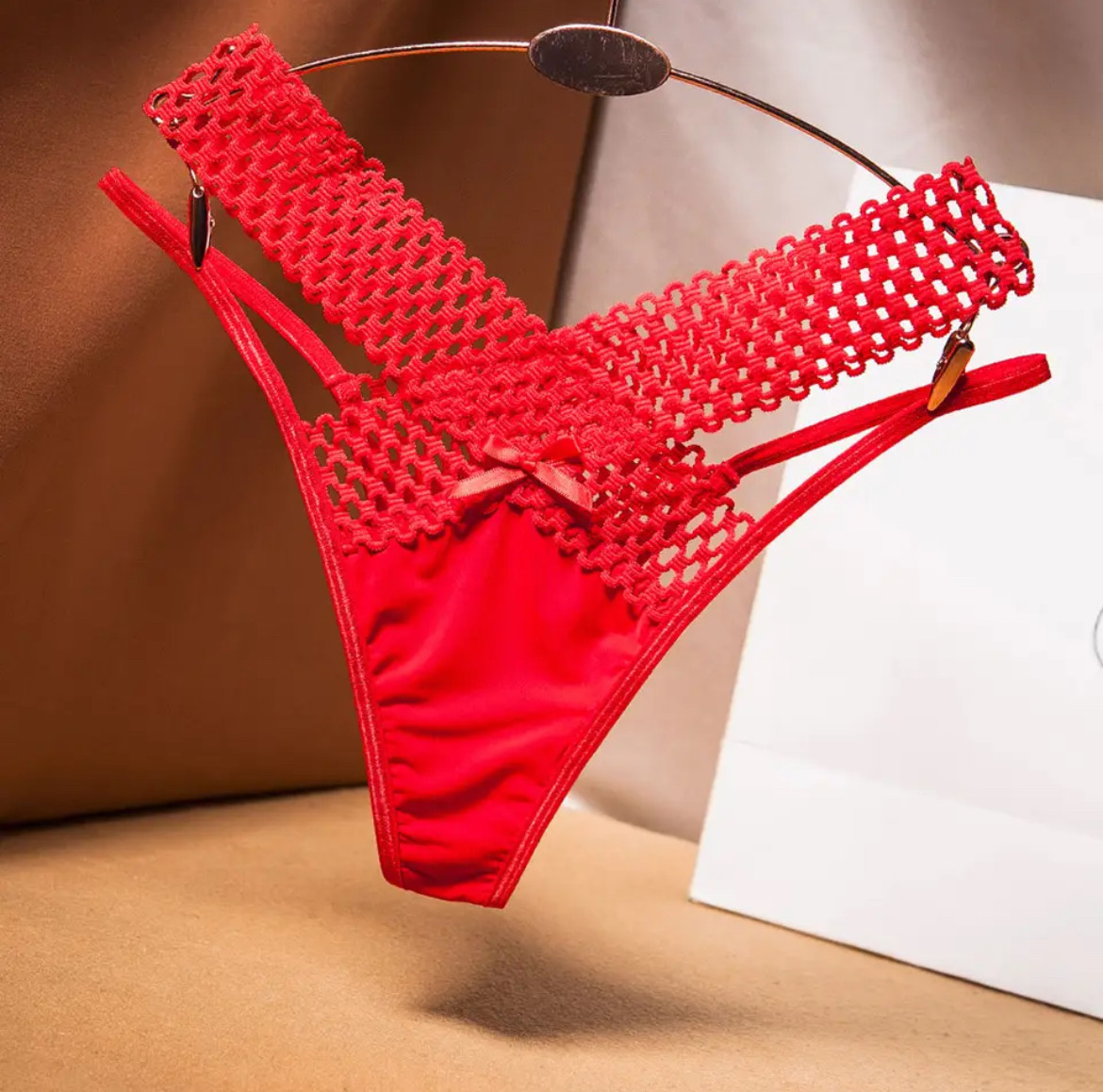 Сексуальні трусики стрінги оригінальний дизайн (р. M/L, червоний)