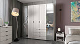 Комплект шафа пенал з поличками та дзеркалом Гелар колір кашемір 117х49.5х203.4. Розпашна шафа із дзеркалом, фото 3
