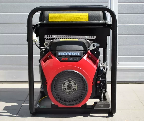 Бензиновий генератор AGT 11501 HSBE R16