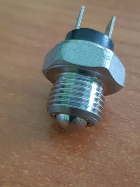 Выключатель света заднего хода ВАЗ, ГАЗ, ЗИЛ. Краз, ЛАЗ. ЛуАЗ, МАЗ