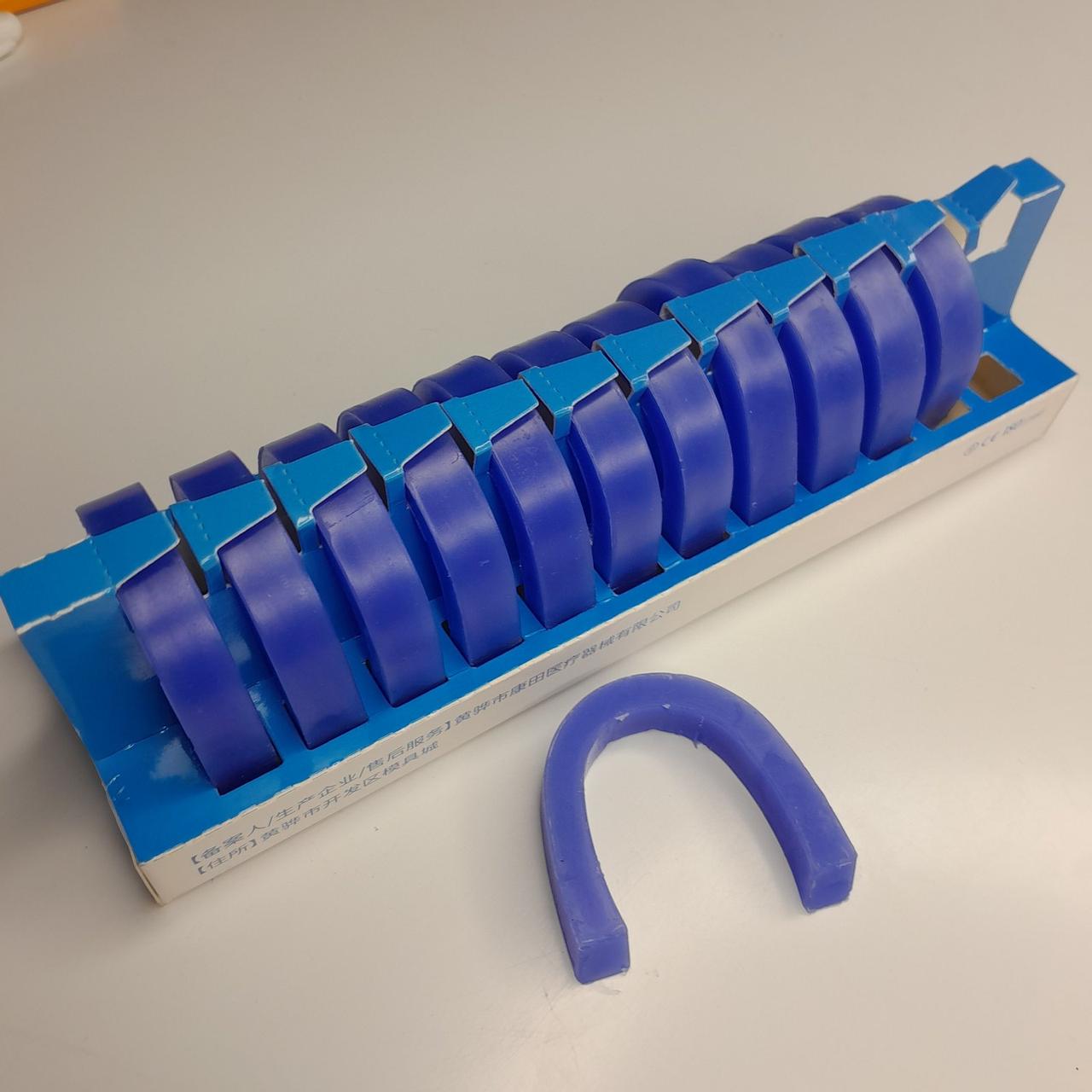 Оклюзійні валики тверді, повні.