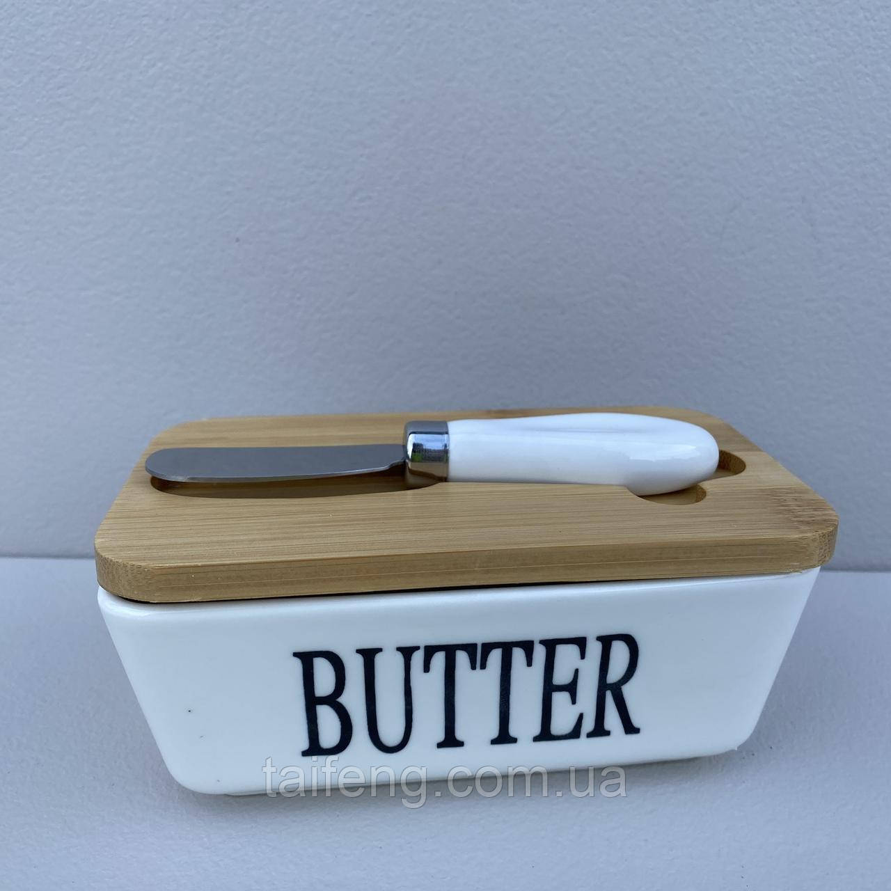 Маслянка порцелянова з ножем 15*8,6*6,4 см Butter Interos PJ03629