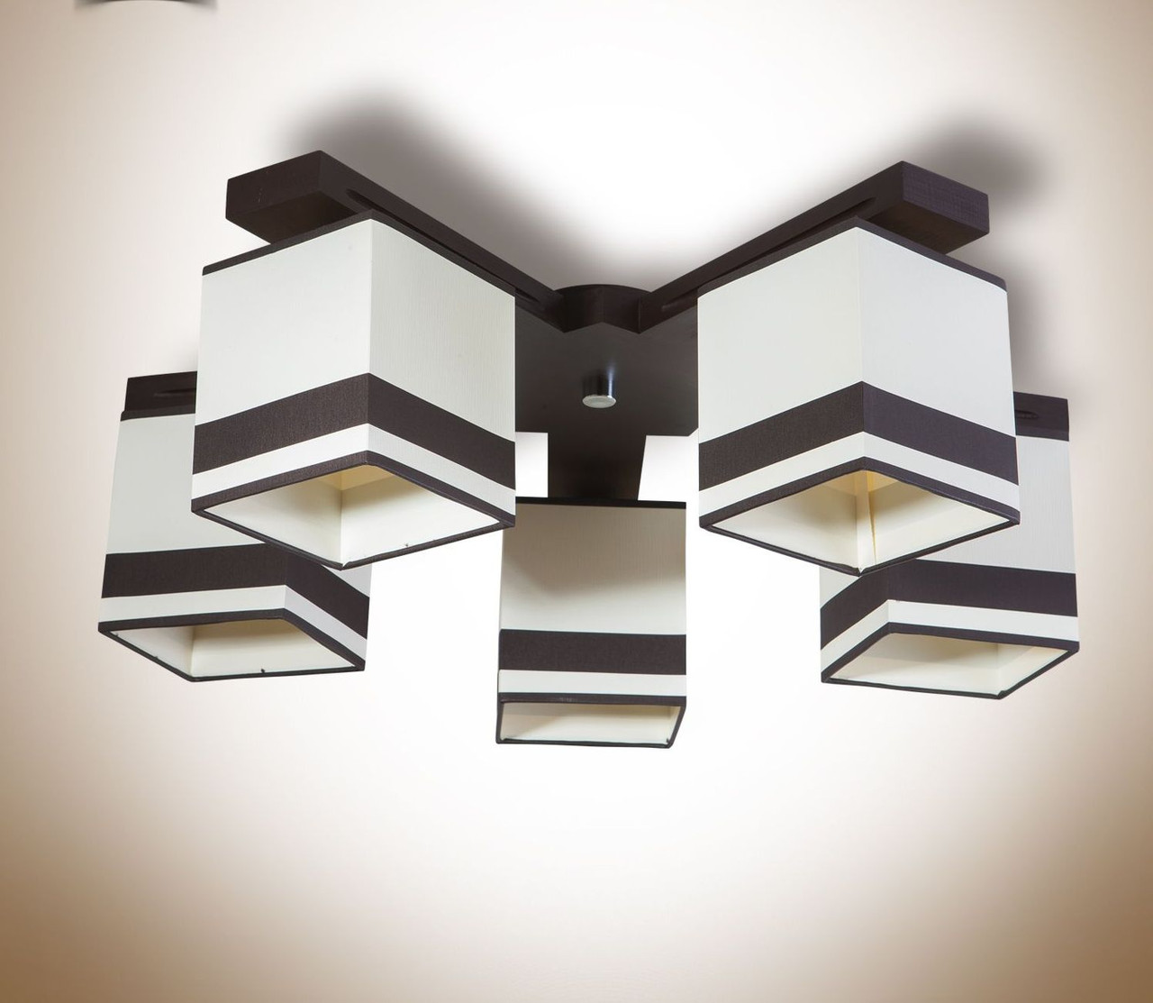 Люстра стельова дерев'яна в кольорі венге з абажурами для спальні, кухні, передпокою, фото 1