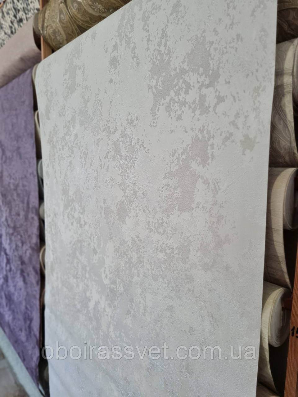 Шпалери Аристократка 2 4609-03 вініл гарячого тиснення на паперовій основі, довжина 15 м = 5 смуг по 3 м.Ш. 1.06м