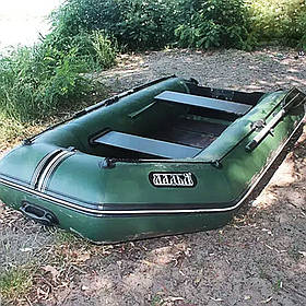 Надувний човен для риболовлі, відпочинку, туризму двомісний. Тура ЛТ-270ЕСТ зі слань-килимком. Човен для двох