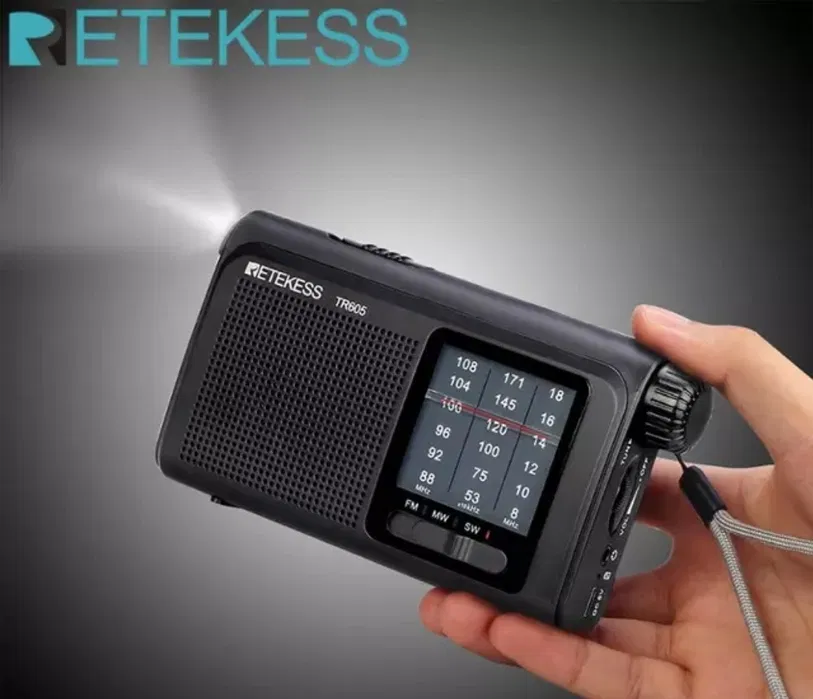 Портативне радіо з ліхтариком Retess TR605 на акумуляторі