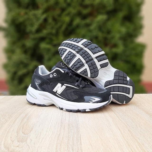 New Balance 725