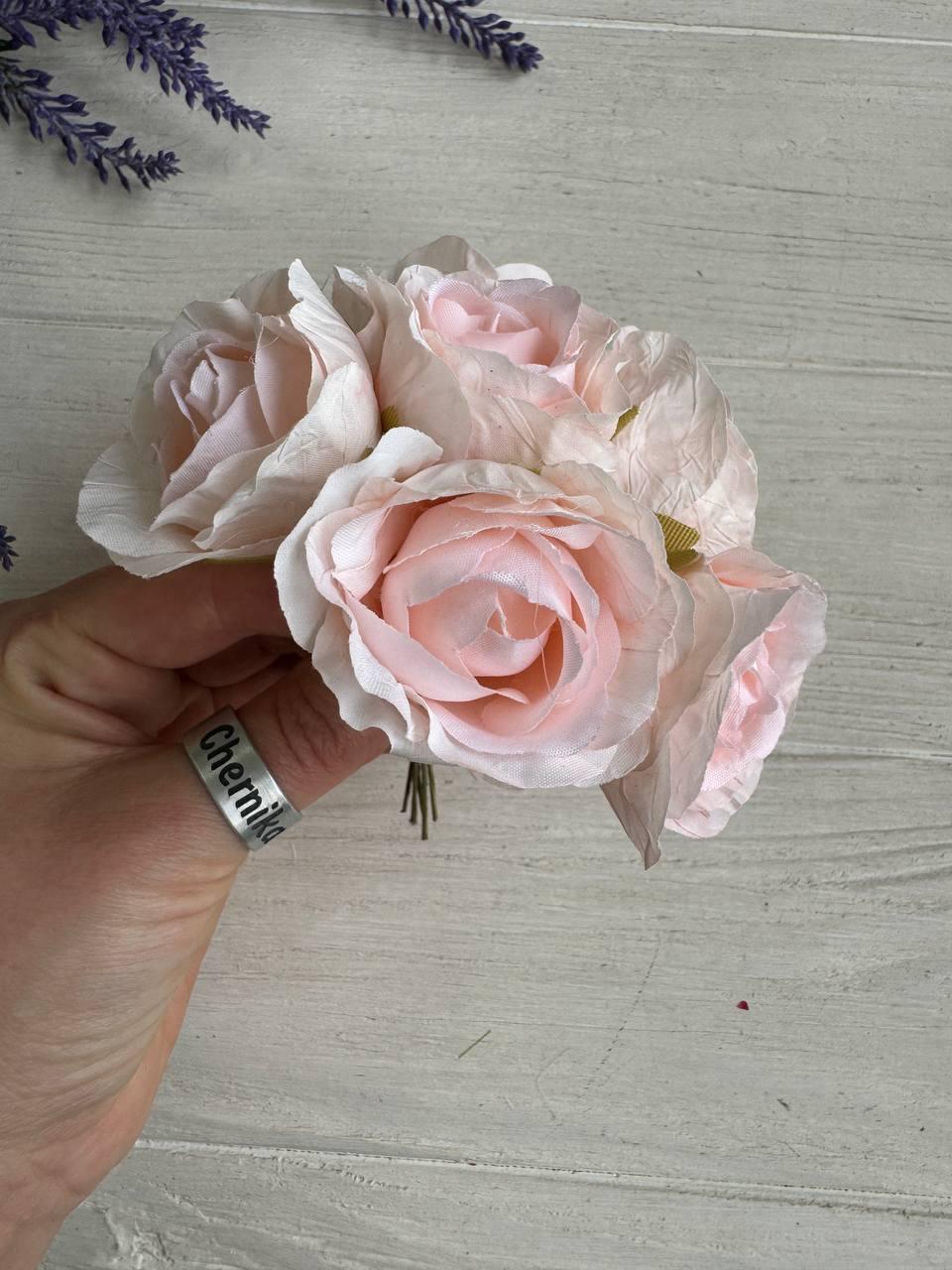 Еустома  на ніжці "  С30298  "  персиково рожева    36  шт