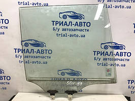 Скло дверей заднє праве Suzuki