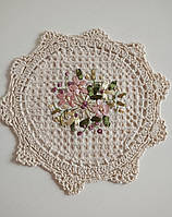Серветка вишита стрічками 25 см.