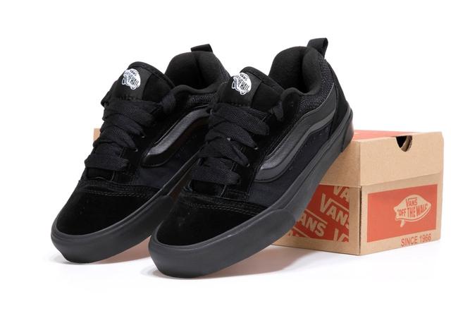 Vans Knu Skool Triple Black VVans Knu Skool Triple Black фото