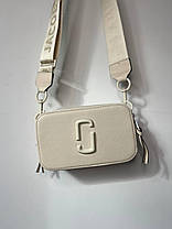 Жіноча сумка Marc Jacobs Beige сумочка кросс боді Марк Якобс бежева на 2 відділення MJ еко шкіра, фото 2