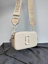 Жіноча сумка Marc Jacobs Beige сумочка кросс боді Марк Якобс бежева на 2 відділення MJ еко шкіра, фото 3