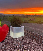 Вазон "КУБ" 750*750*750 мм. Об’єм – 109 літрів.