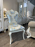 Стілець обідній м'який з високою спинкою Art. PMC10 TES MOBILI Сlassic , колір тканини блакитний / ноги білі