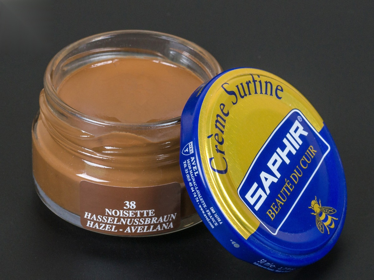 Зволожуючий крем для взуття Saphir Creme Surfine, кол. лісовий горіх (38), 50 мл