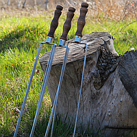 Подвійний шампур-вилка з дерев'яною ручкою для приготування м'яса птиці 630*12*3 мм