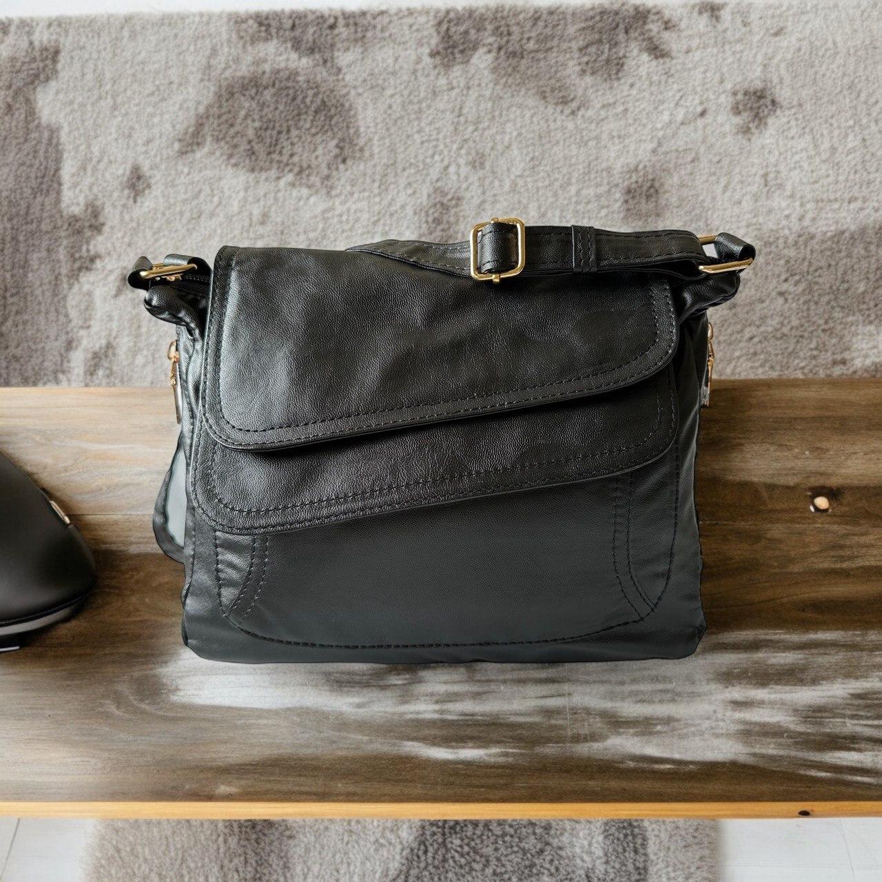 Сумка жіноча Betty Pretty з екошкіри чорна 941BLK2