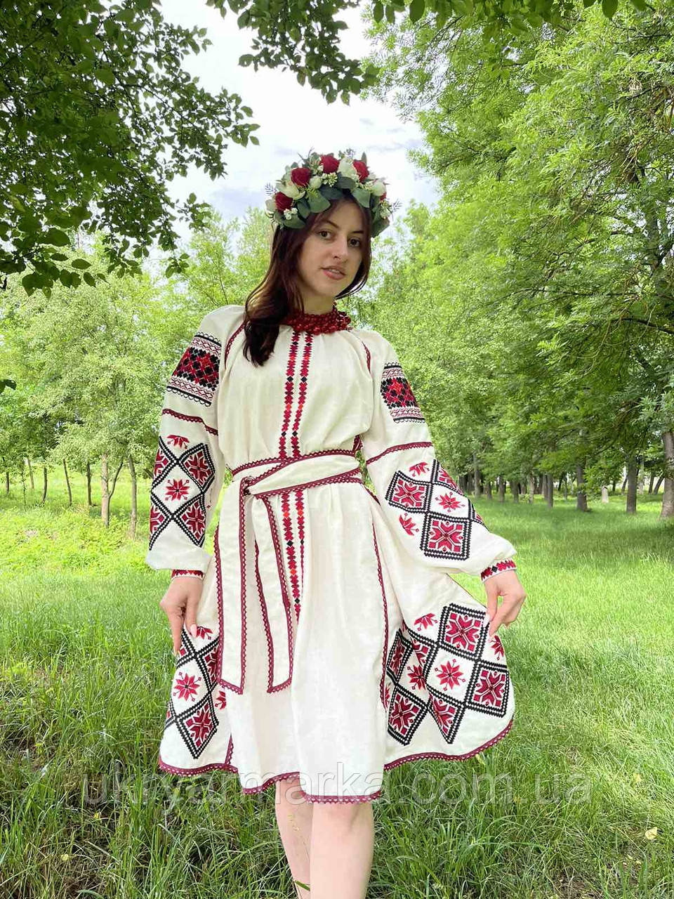 вишиті плаття