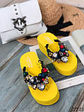 Жіночі шльопанці зі стразами Люкс, жіночі шльопанці на танкетці, жіночі яскраві шльопанці, фото 5