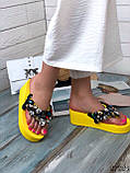 Жіночі шльопанці зі стразами Люкс, жіночі шльопанці на танкетці, жіночі яскраві шльопанці, фото 7