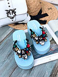 Жіночі шльопанці зі стразами Люкс, жіночі шльопанці на танкетці, жіночі яскраві шльопанці, фото 4