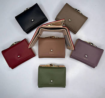 Гаманець жіночий 10,6*9,3 см на кнопці зі штучної шкіри у різних кольорах Balisa