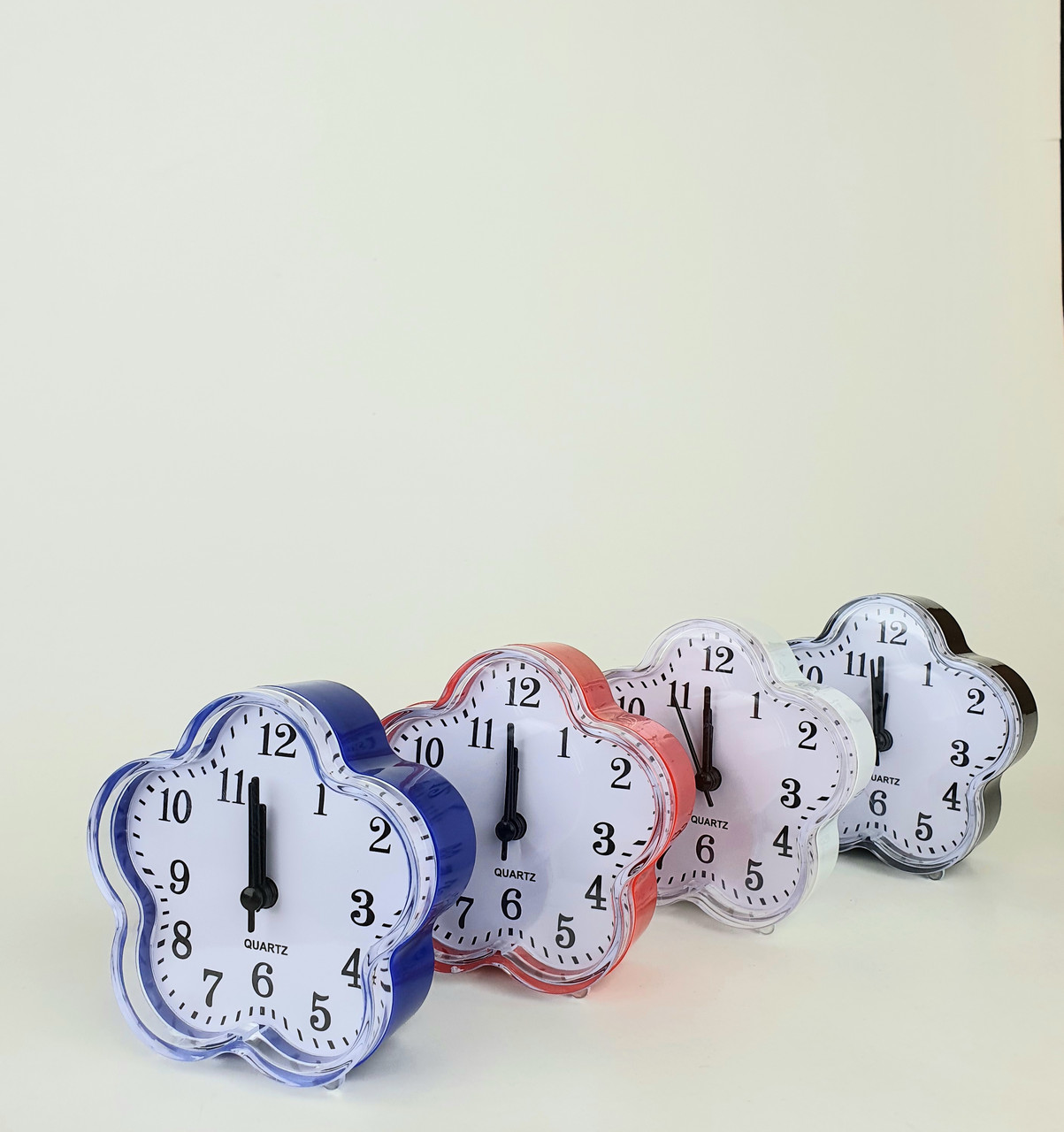 Будильник 9 см А04