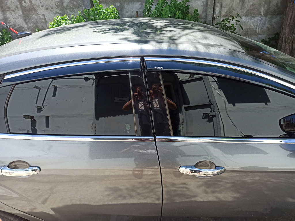 Вітровики з хромом (4 шт, Niken) HB і Sedan для Ford Focus III 2011-2017 рр, фото 1