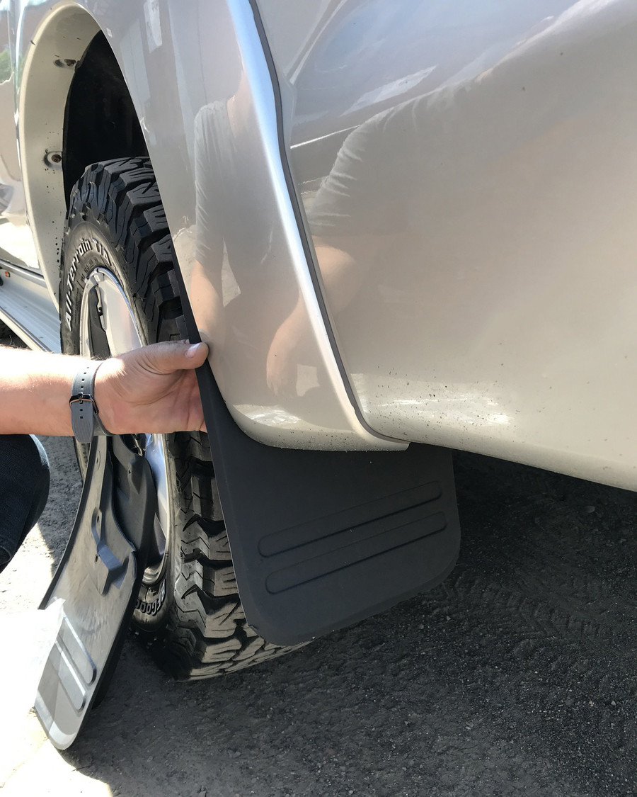 Задні бризковики короткі (2 шт.) для Toyota Hilux 2006-2015 рр, фото 1