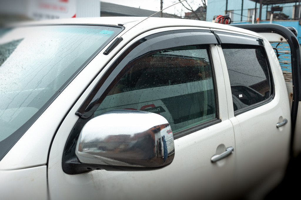 Вітровики (4 шт., Sunplex Sport) для Toyota Hilux 2006-2015 рр, фото 1