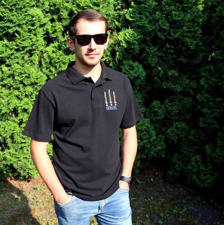 Чоловіча футболка Поло з вишивкою Сміливість, тканина Лакоста, футболка вишивка, футболка поло вишита, футболка з вишиванкою