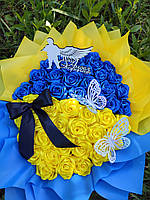 Букет троянд зі стрічок у горщику