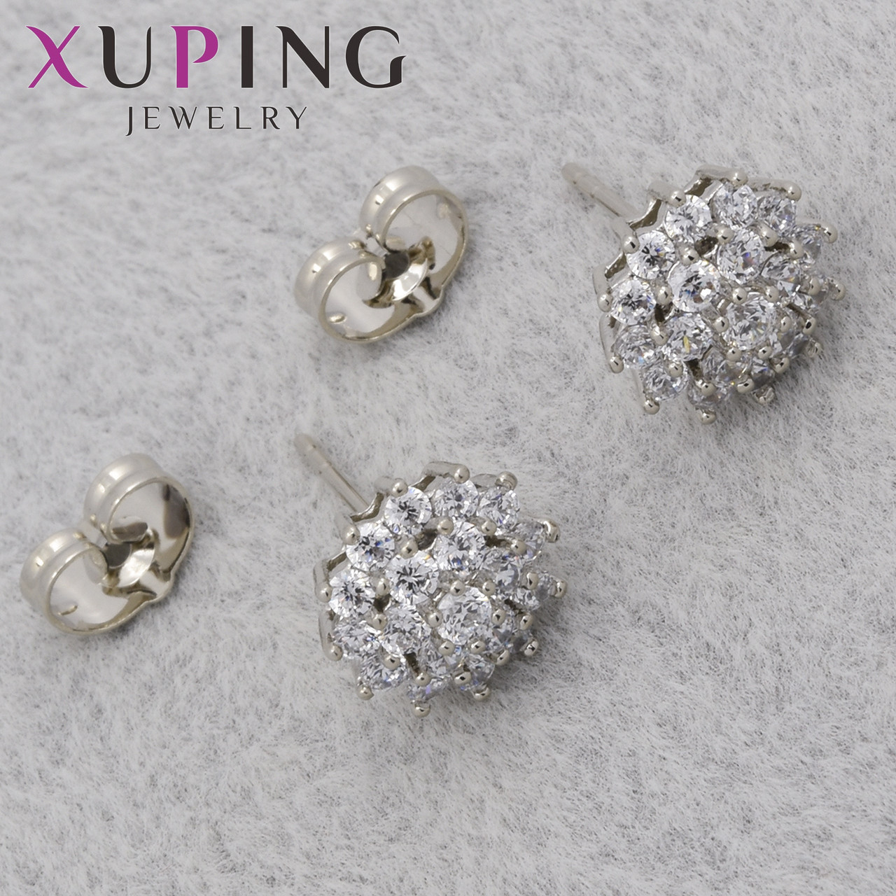 Серёжки гвоздик застежка сребристого цвета Xuping Jewelry покрыты родием с белыми фианитами в лапках 10х10 мм - фото 1 - id-p2243841335