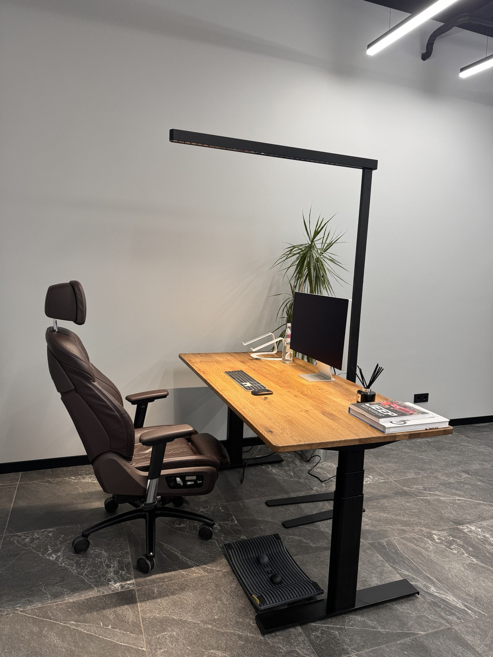 Розумна стійка рама Suspa ELS-3 SMART з Bluetooth для офісного столу класу люкс для роботи сидячи-стоячи Чорного кольору, фото 1