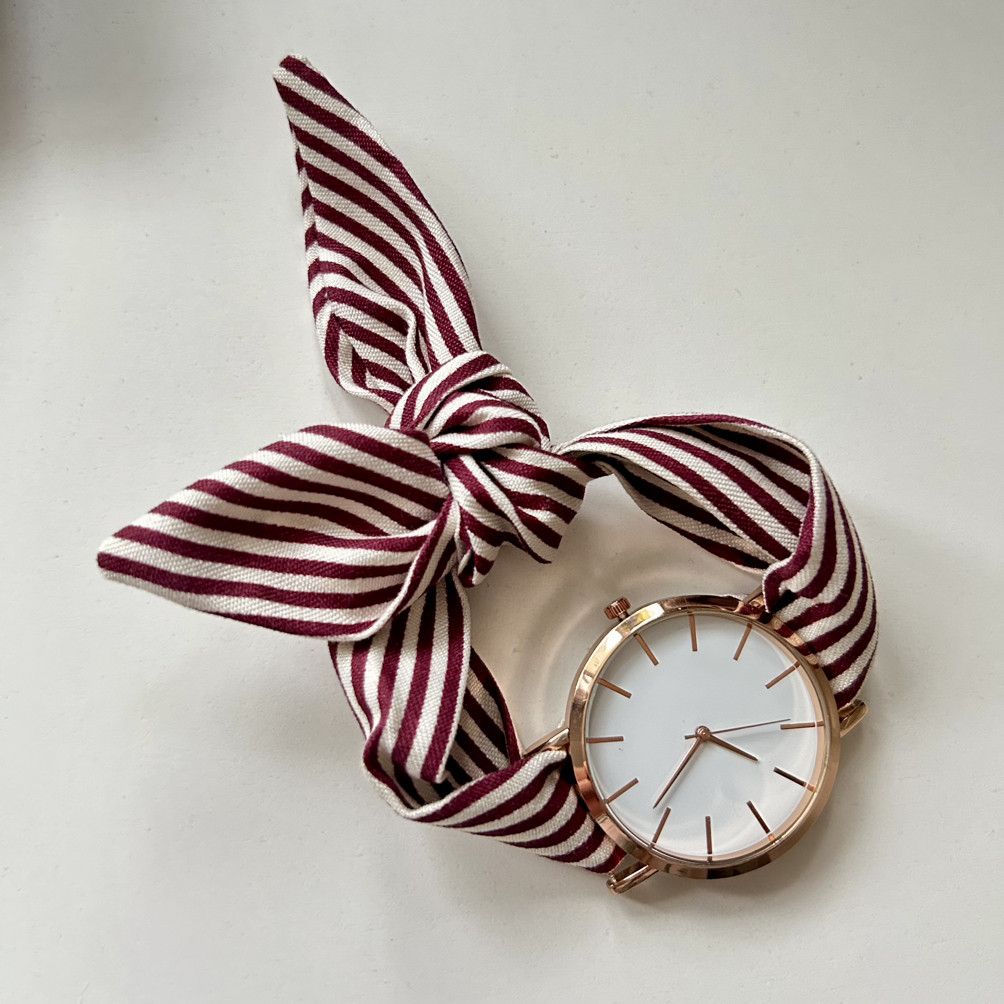 Стильний жіночий наручний годинник з тканинним ремінцем «Style time» (бордовий)