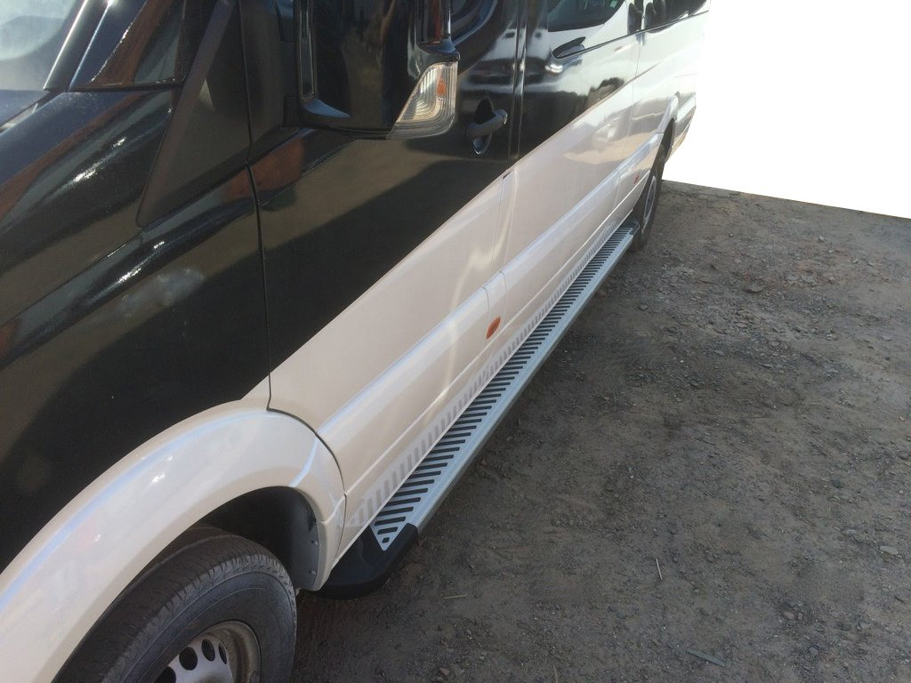 Бокові пороги Line (2 шт., алюміній) Середня база для Volkswagen Crafter 2006-2017рр, фото 1
