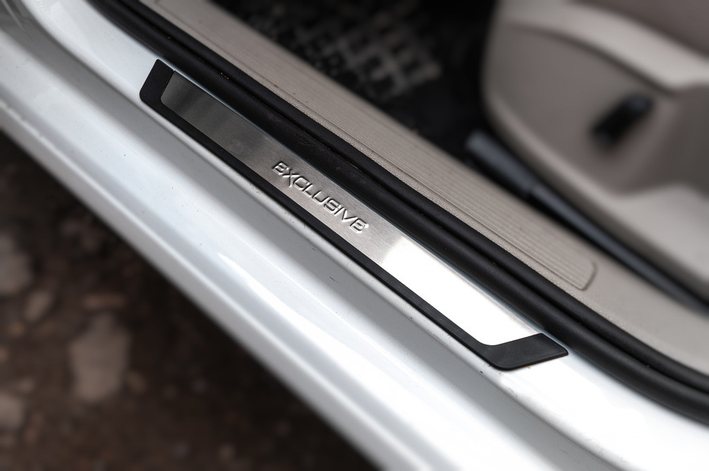 Накладки на пороги Flexill Exclusive (4 шт, нерж) для Volkswagen Golf 7/E-Golf